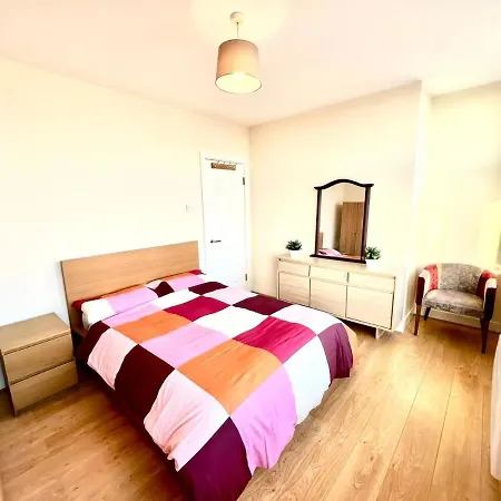 Two Bedroom Apartment With Kitchen Facility-3